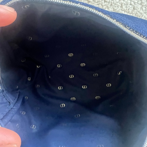 Christian DIOR Beauty Navy Blue Velvet Makeup Bag - Picture 6 of 6